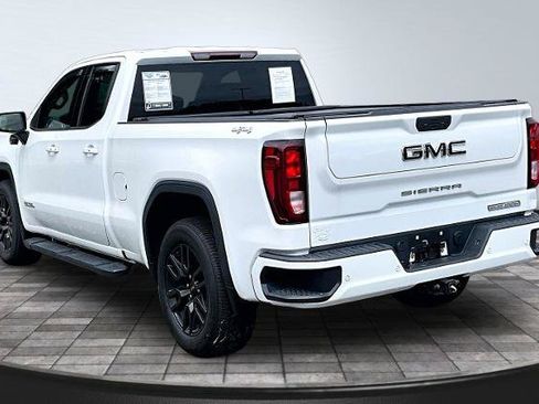 Used 2022 GMC Sierra 1500 Elevation w/ LPO, Elevation Black Package AWD/4WD image 2