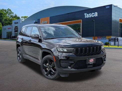 Certified 2023 Jeep Grand Cherokee Altitude AWD/4WD image 1