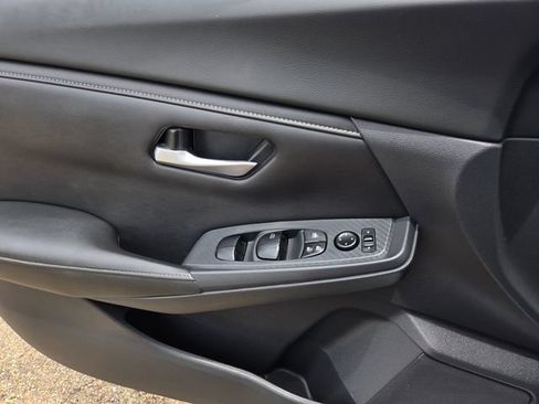 Used 2022 Nissan Sentra SV FWD image 16