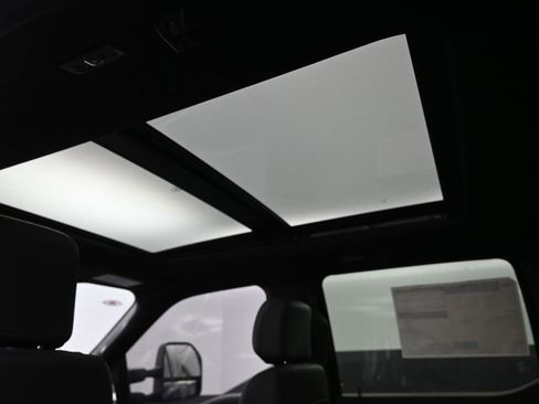 New 2026 Ford F250 Platinum w/ Tremor Off-Road Package image 23