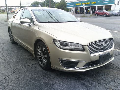 Used 2017 Lincoln MKZ Select w/ Technology Package FWD image 4