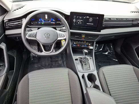 Certified 2025 Volkswagen Jetta S image 11