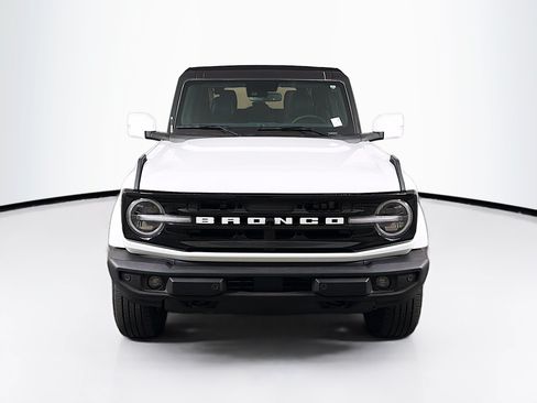 Used 2024 Ford Bronco Outer Banks AWD/4WD image 2