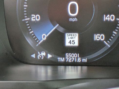 Used 2022 Volvo XC90 T8 R-Design w/ Advanced Package image 32