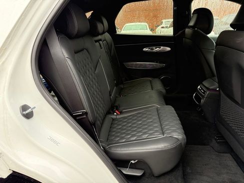 Used 2025 Genesis GV70 3.5T Sport w/ Sport Advanced Package image 28