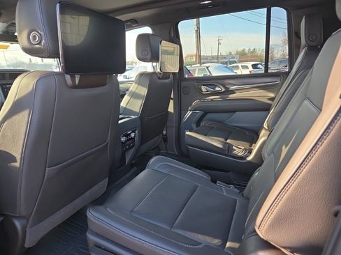 Used 2021 GMC Yukon XL Denali w/ Denali Premium Package image 22