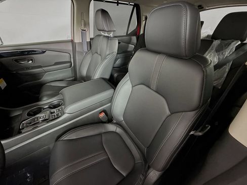 Used 2025 Honda Pilot EX-L image 18