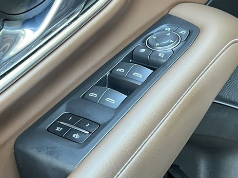 Used 2021 Chevrolet Tahoe High Country image 21