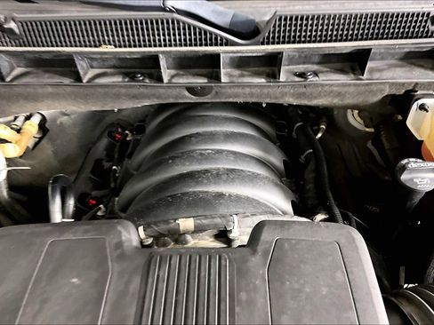 Used 2023 GMC Yukon XL AT4 image 32