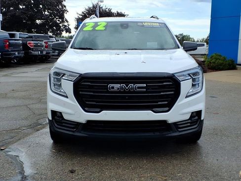Used 2022 GMC Terrain SLT w/ Tech Package image 2