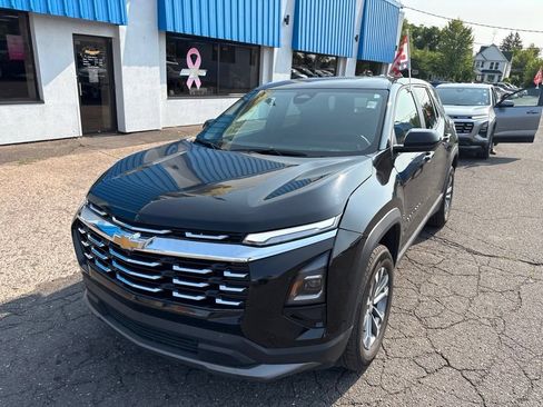 Used 2026 Chevrolet Equinox LT AWD/4WD image 3