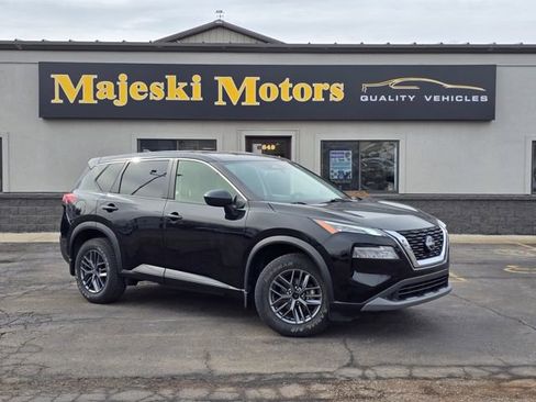 Used 2023 Nissan Rogue S image 1