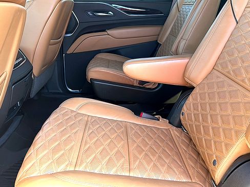 Used 2021 Cadillac Escalade Sport RWD image 19