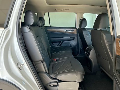 New 2026 Volkswagen Atlas SE FWD image 36