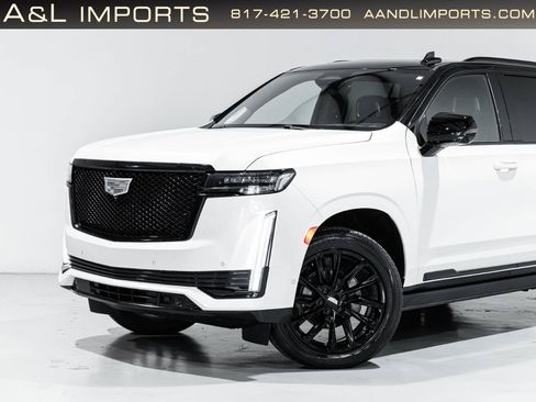 Used 2022 Cadillac Escalade Sport Platinum w/ Heavy-Duty Trailer Package AWD/4WD image 26