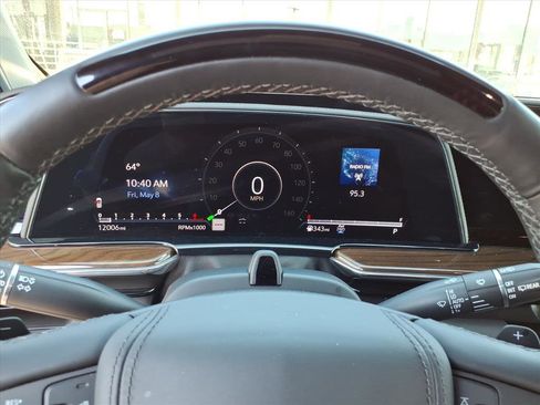 Used 2024 Cadillac Escalade Sport Platinum w/ LPO, ONYX Package AWD/4WD image 17