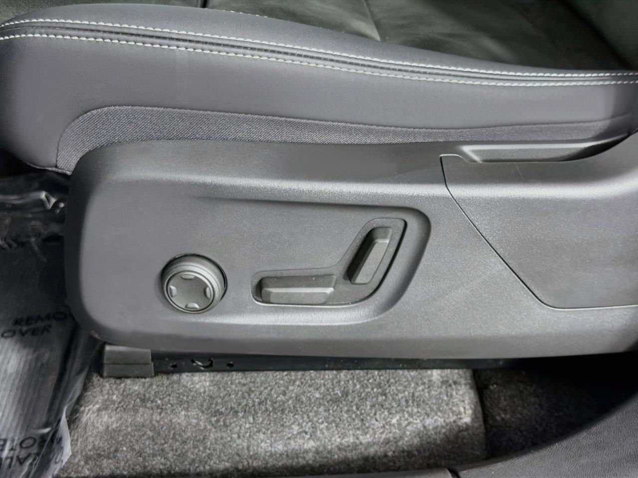 Used 2023 Volvo XC40 Recharge Plus AWD/4WD image 36