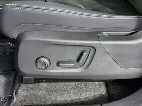 Used 2023 Volvo XC40 Recharge Plus AWD/4WD image 36