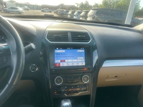 Used 2017 Ford Explorer XLT w/ Equipment Group 202A image 15