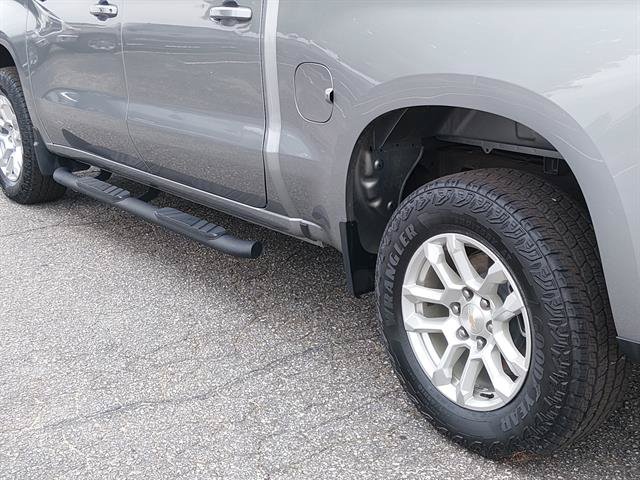 Used 2024 Chevrolet Silverado 1500 LT w/ Z71 Off-Road Package AWD/4WD image 13