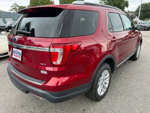 Used 2018 Ford Explorer XLT w/ Equipment Group 202A AWD/4WD image 7