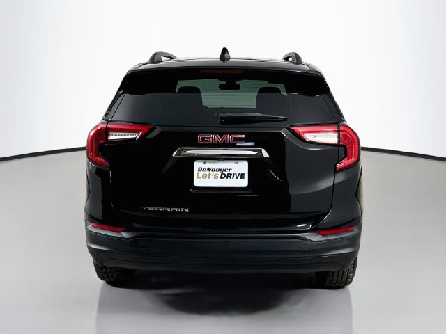Used 2022 GMC Terrain SLE w/ Driver Convenience Package FWD image 12