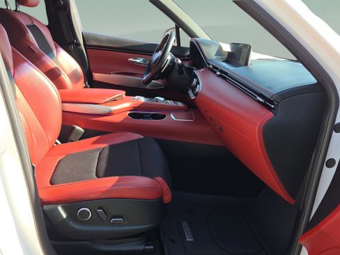 Used 2023 Genesis GV70 2.5T w/ Sport Prestige Package image 16