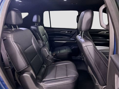 Used 2025 Chevrolet Traverse LT w/ Driver Confidence Package FWD image 25