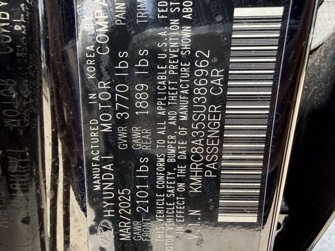 Used 2025 Hyundai Venue SEL FWD image 36