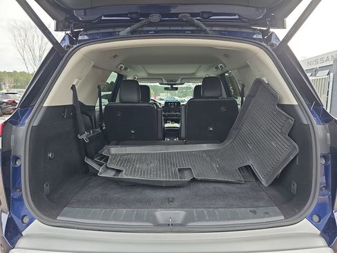 Used 2023 Nissan Pathfinder SL w/ SL Premium Package image 16