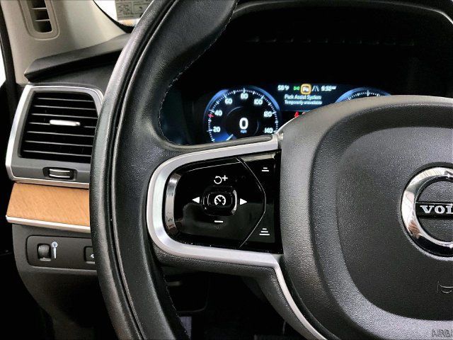 Used 2022 Volvo XC90 T6 Momentum w/ Climate Package AWD/4WD image 17