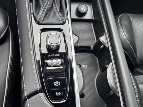 Used 2020 Volvo XC90 T6 R-Design w/ Protection Package Premier image 29