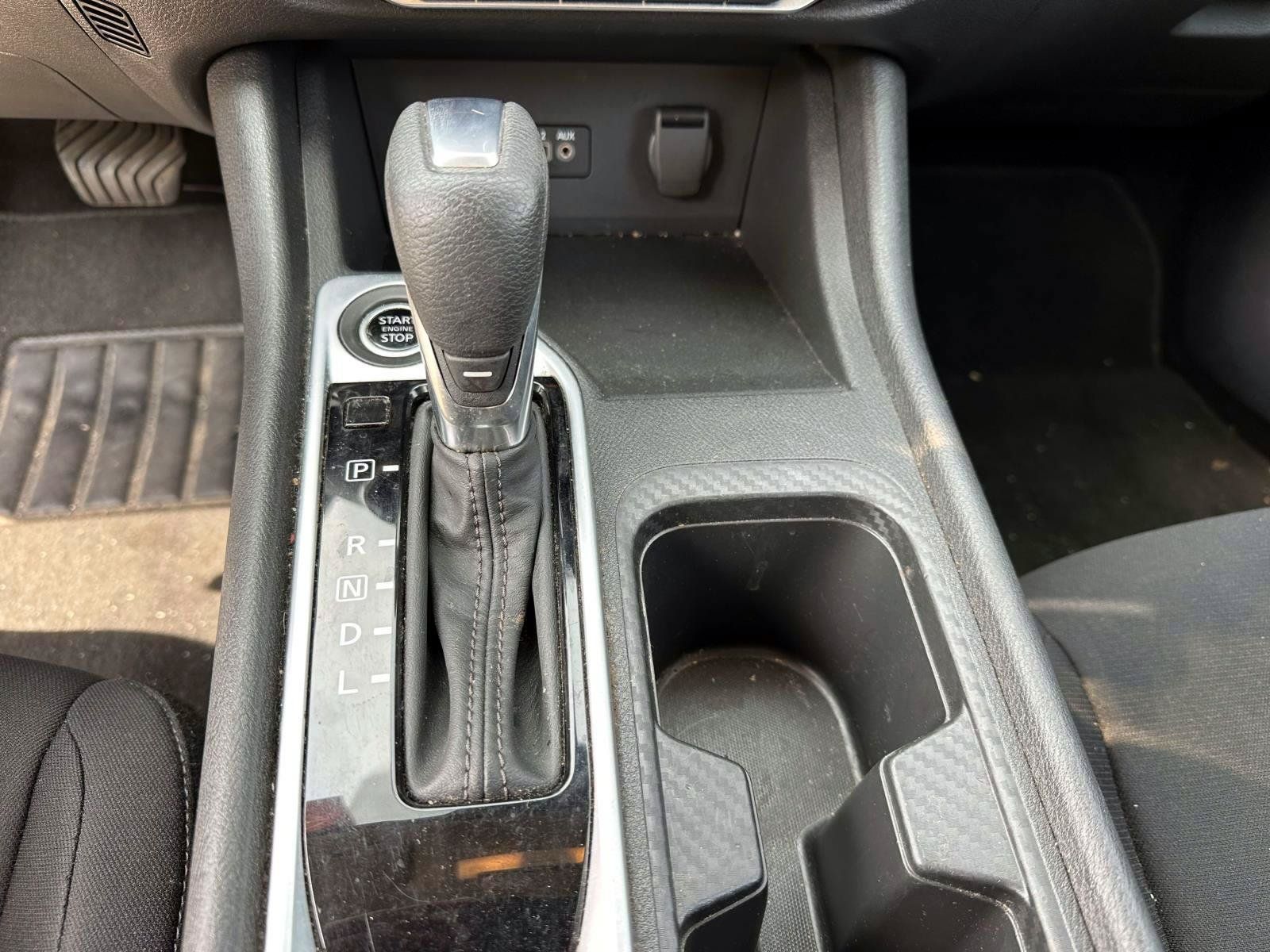 Certified 2023 Nissan Sentra SV FWD image 24