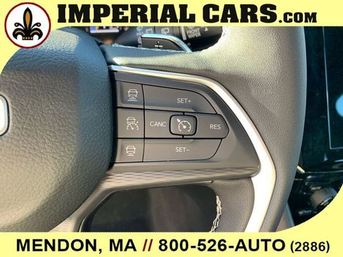 New 2025 Jeep Grand Cherokee L Altitude image 25