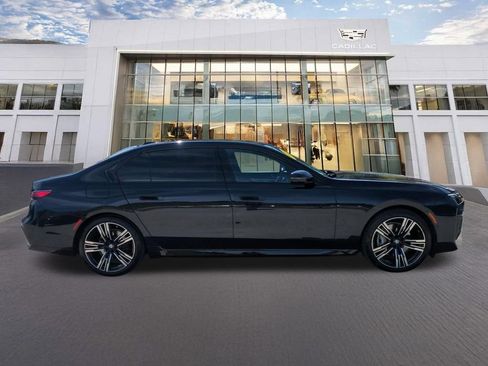 Used 2023 BMW 740i w/ Parking Assistance Package RWD image 4