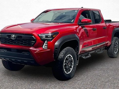Certified 2025 Toyota Tacoma TRD Off-Road w/ TRD Off Road Upgrade Package AWD/4WD image 4