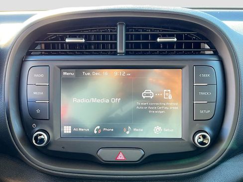 Certified 2025 Kia Soul LX w/ LX Technology Package image 13