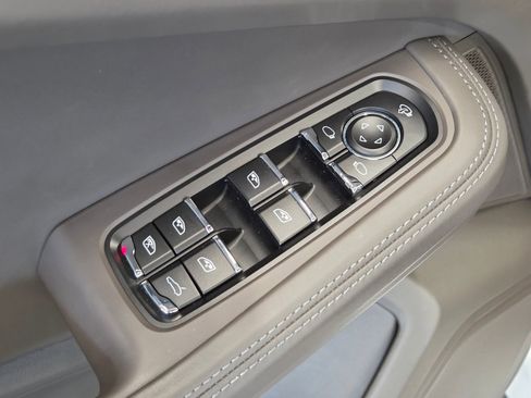 Certified 2023 Porsche Macan AWD/4WD image 14