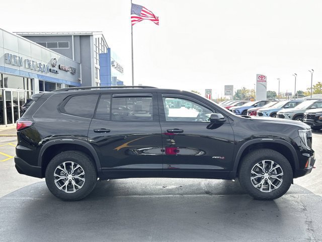 Used 2025 GMC Acadia AT4 w/ Luxury Package AWD/4WD image 14