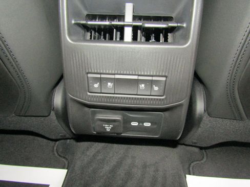 Used 2024 Jeep Wagoneer Launch Edition image 20