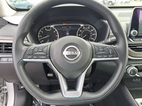 Used 2024 Nissan Altima 2.5 SV FWD image 20