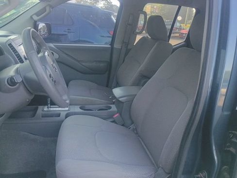 Used 2013 Nissan Frontier SV w/ SV Value Truck Pkg AWD/4WD image 50