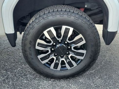 Used 2025 GMC Sierra 2500 Denali Ultimate w/ Max Trailering Package AWD/4WD image 8