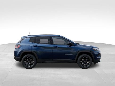 Used 2026 Jeep Compass Latitude AWD/4WD image 22