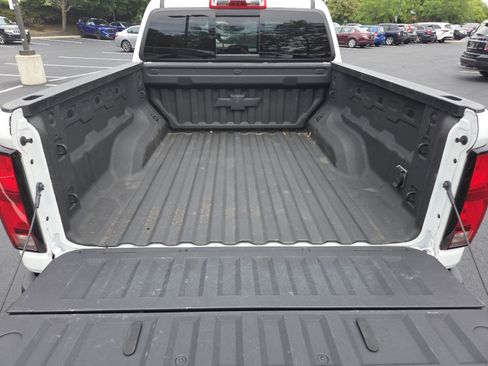 Used 2024 Chevrolet Colorado Z71 w/ Z71 Convenience Package 2 AWD/4WD image 24