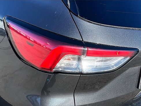 Used 2020 Ford Escape SE image 23