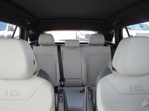 Used 2021 Volkswagen ID.4 Pro S w/ Gradient Package image 36