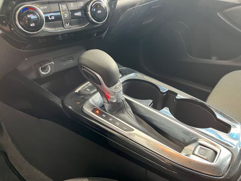 Used 2025 Chevrolet Trax LT image 41