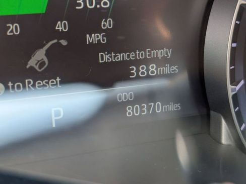 Used 2023 Toyota Highlander LE AWD/4WD image 18