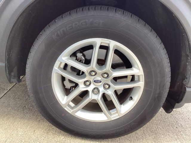 Used 2025 Ford Explorer Active AWD/4WD image 9